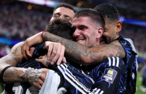 Argentina vence Inglaterra e garante vaga na final do Mundial da FIFA 2026